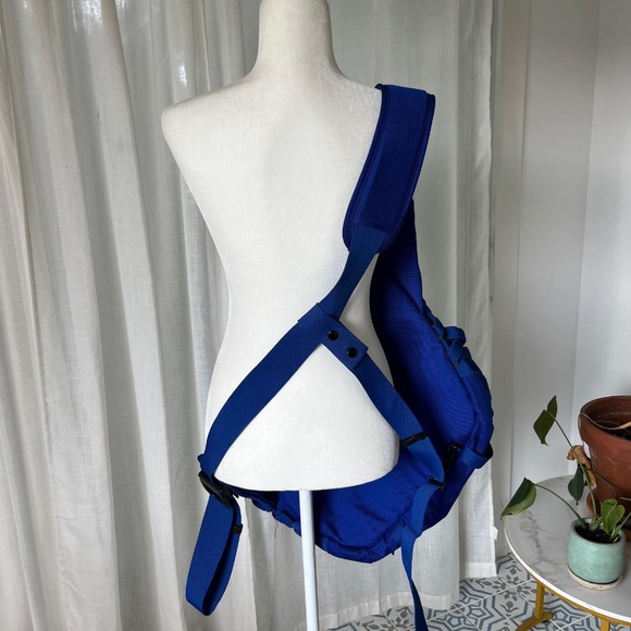 NWOT MANDARINA DUCK TECH SLING MESSENGER BAG IN BOLD ROYAL BLUE RARE Y2K - Picture 4 of 10